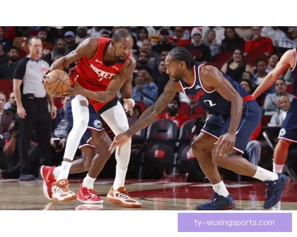 湖人大战热火圣诞特别赛 莱昂纳德与詹姆斯携手对决星光璀璨